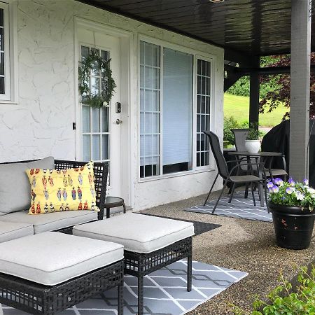 Lakeside Beach Retreat Kelowna Extérieur photo