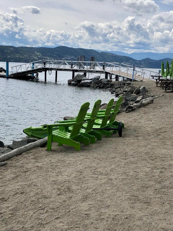 Lakeside Beach Retreat Kelowna Extérieur photo