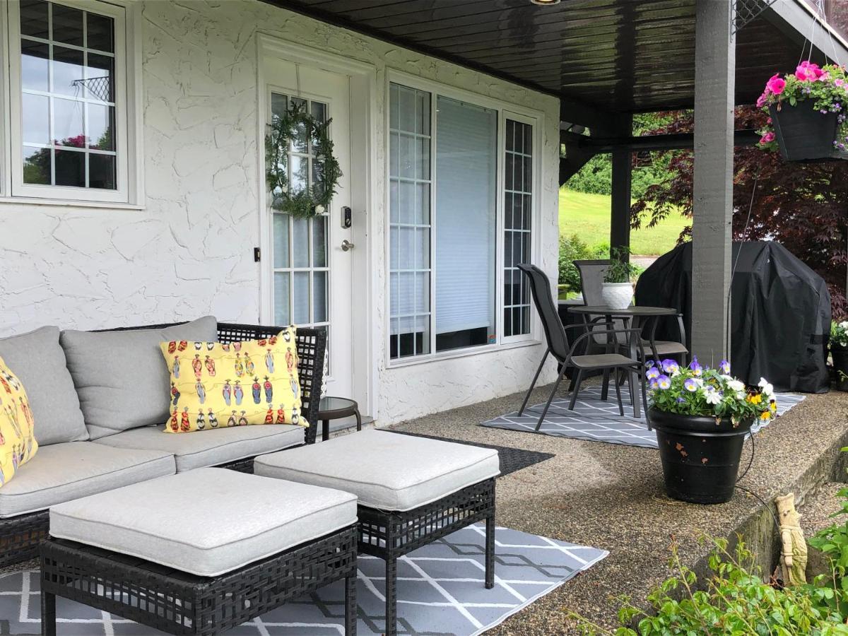 Lakeside Beach Retreat Kelowna Extérieur photo