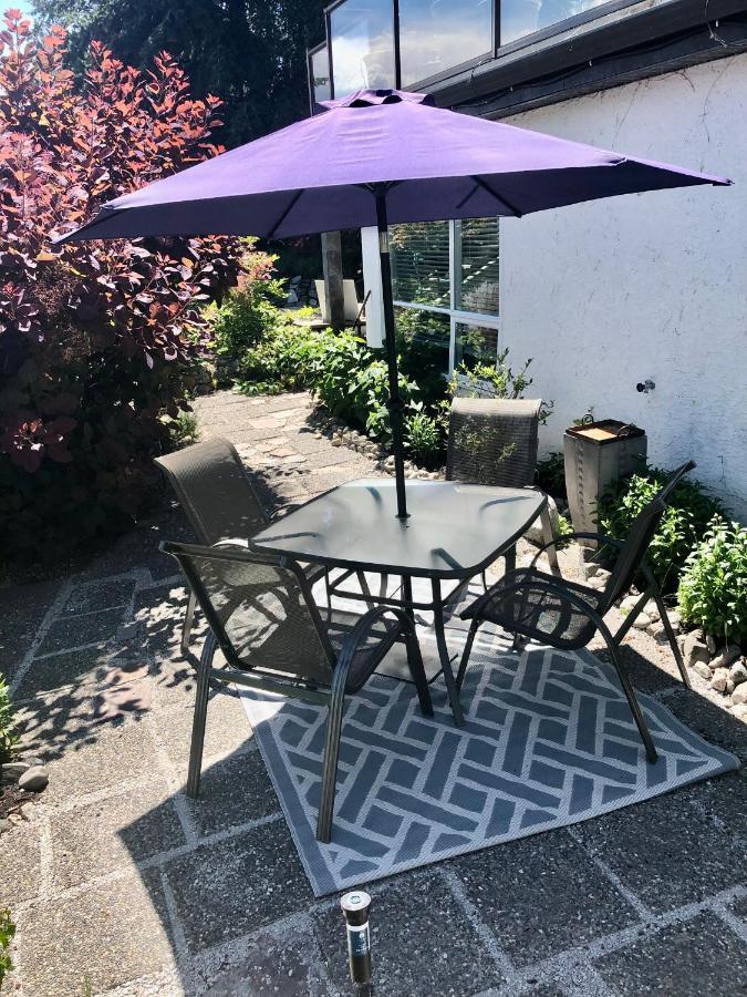 Lakeside Beach Retreat Kelowna Extérieur photo