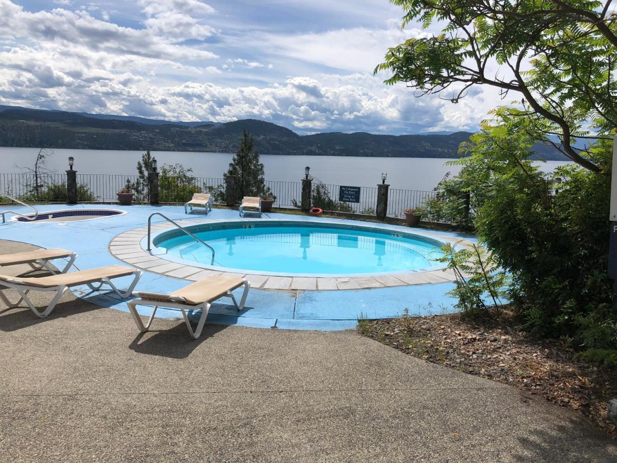 Lakeside Beach Retreat Kelowna Extérieur photo